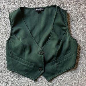 PrettyLittleThing Cropped Vest